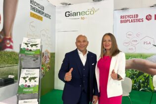Gianeco revolutionises the recycled plastics sector: 100% recycled thermoplastic elastomer profiles on show at Fakuma
